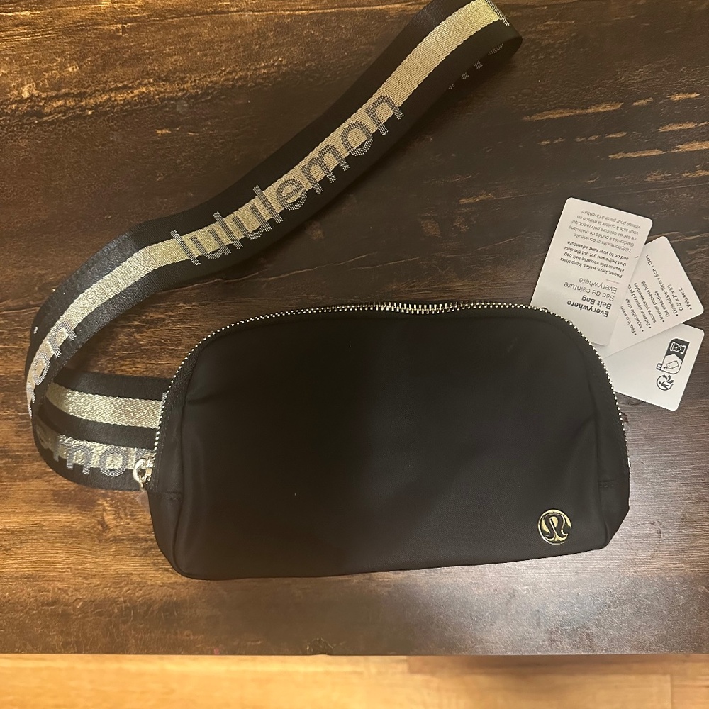 Lululemon Everywhere Belt Bag 1L Wordmark